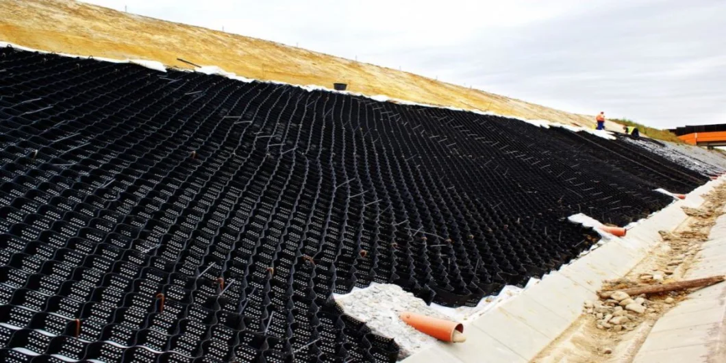HDPE Gravel Grid Material System Anfahrt Textured Geocell Für Straßenverstärkung Grünnetz Pflastern 10