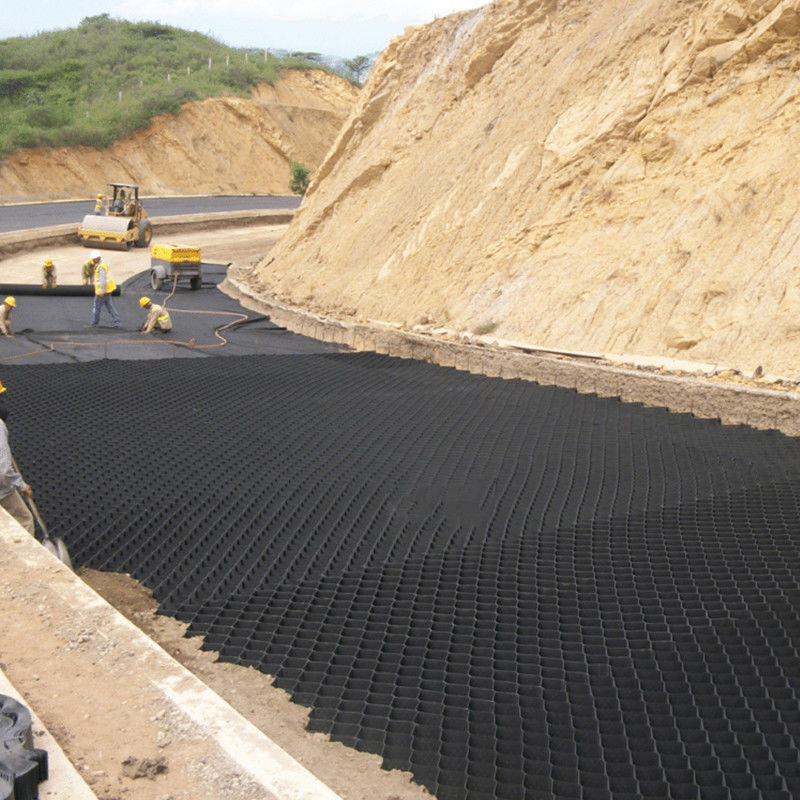 Korrosionsbeständige 50-mm-HDPE-Geozelle zur Bodenverstärkung von Straßenhügeln