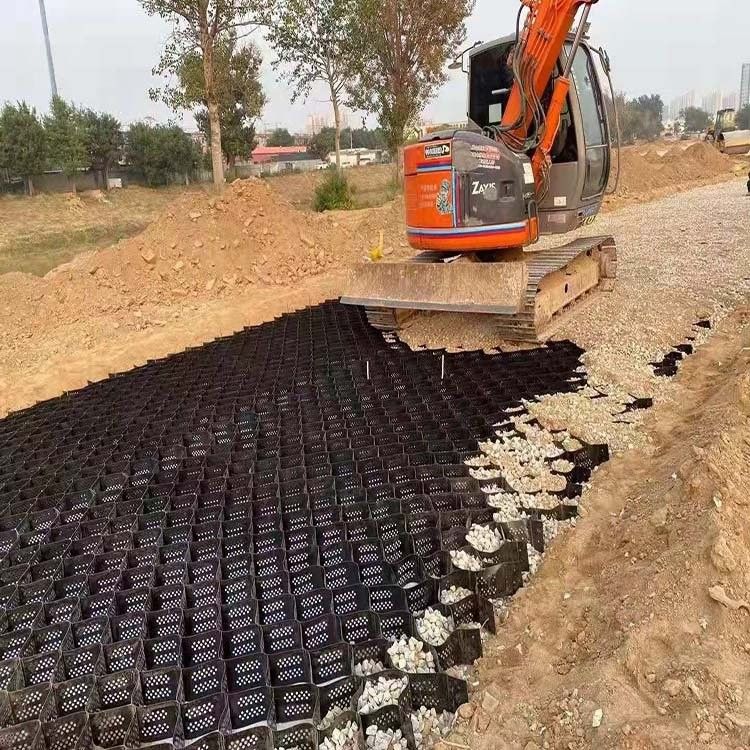 Verstärkte Dammstützmauern HDPE Geozelle Straßenbelag Verstärkung Bodenstabilisierung Flusskanal Geozelle