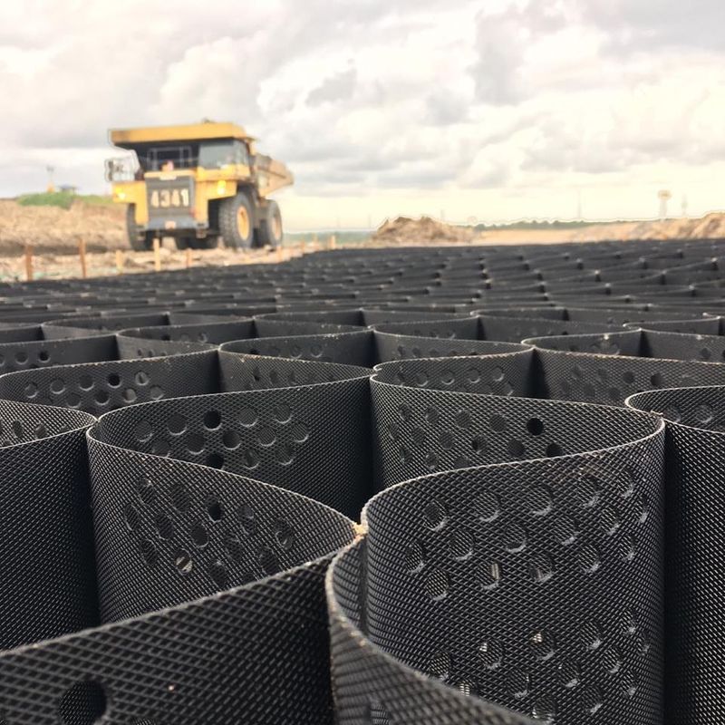 HDPE-Plastik-Geozelle mit gepflastertem Gitter Schwarz HDPE-Geozelle für weiche Kellerverstärkung Low-Cost Gravel Stabilizer Geozelle im Straßenbau