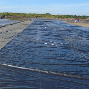 Landwirtschaftliche Geomembran-Teichfolie 1 mm wasserdichte HDPE-Deponie-Geomembran-Teichfolie 0,75 mm 1,5 mm Teichfolie