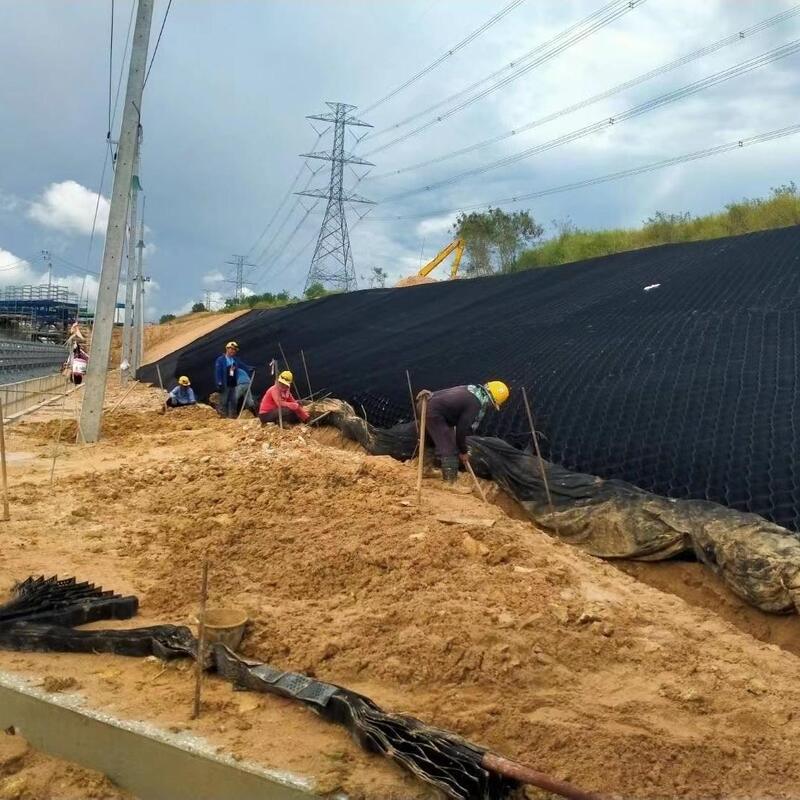 HDPE Geozelle Kunststoff-Einfahrt Kies HDPE Geozelle Bodenkontrolle in der Straße zur Straßenverstärkung Böschungsschutz Erosionsschutz Kies Autobahn