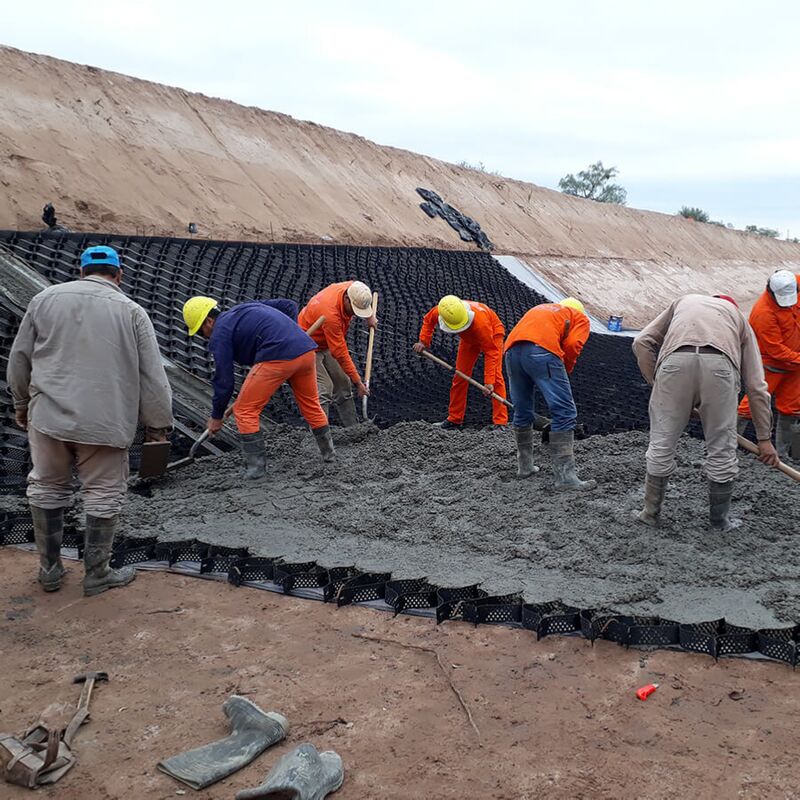 HDPE Geozelle Kunststoff-Einfahrt Kies HDPE Geozelle Bodenkontrolle in der Straße zur Straßenverstärkung Böschungsschutz Erosionsschutz Kies Autobahn
